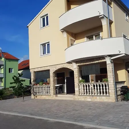 L+h * Vodice